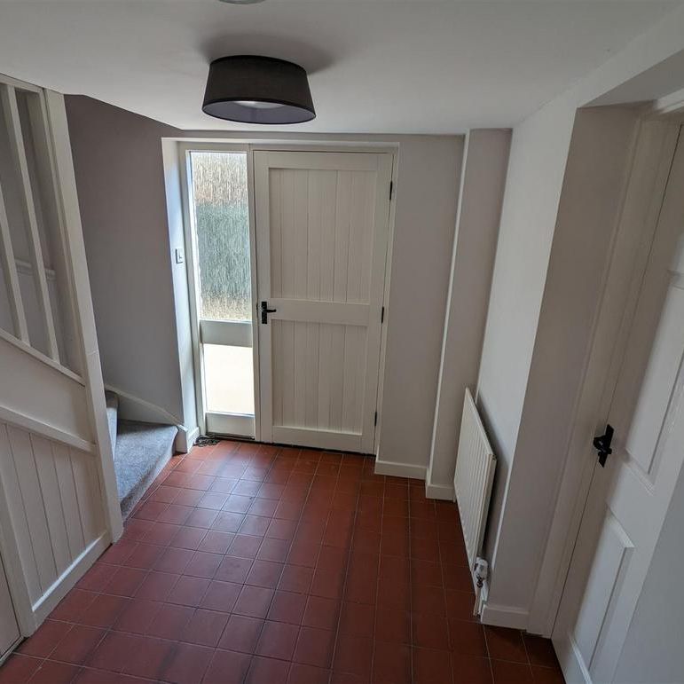 3 bedroom semi-detached house to rent - Photo 1