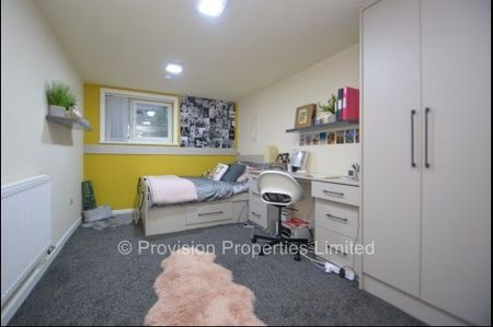 2 Bedroom Flats in Leeds - Photo 2