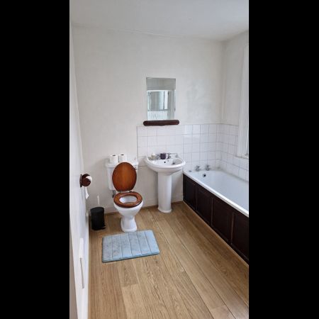 Room in a Shared Flat, Bellevue Road, SW17 - Photo 4