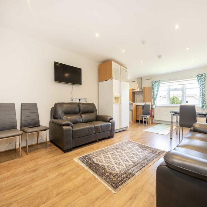 5 bedroom house to rent - Photo 1