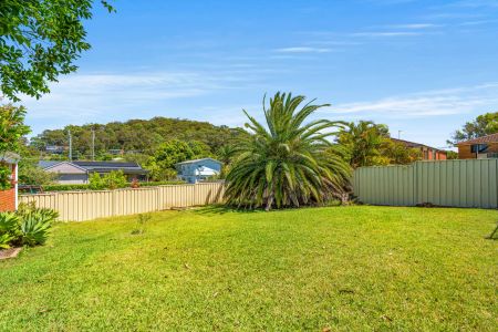 Immaculate Family Home - Freshly Renovated In Prime Location with Water Views - Photo 2