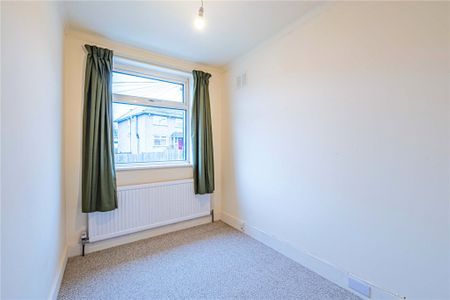 3 bed Detached House for rent - Photo 2