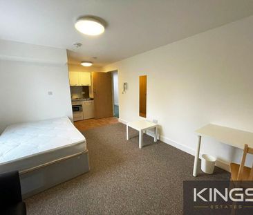 Studio to rent - Photo 1