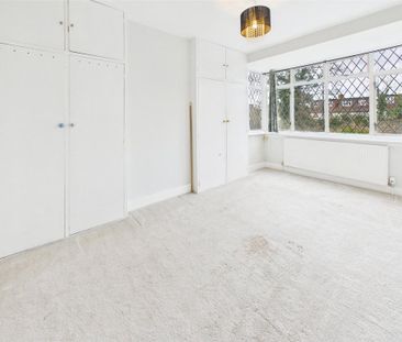 4 bedroom end of terrace house to rent - Photo 4