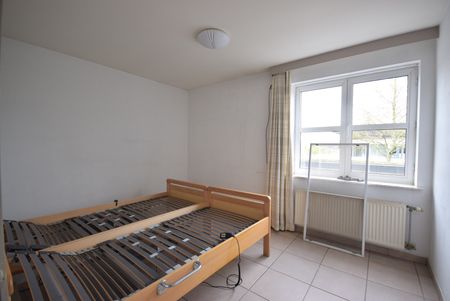 Ruim appartement met 2 slaapkamers en terras in residentie Helminge - Photo 3