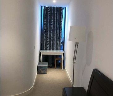 Partly Furnished - Modern & Stylish Living in the Heart of Box Hill! - Photo 3