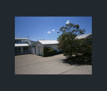 modern two bedroom unit - Photo 2