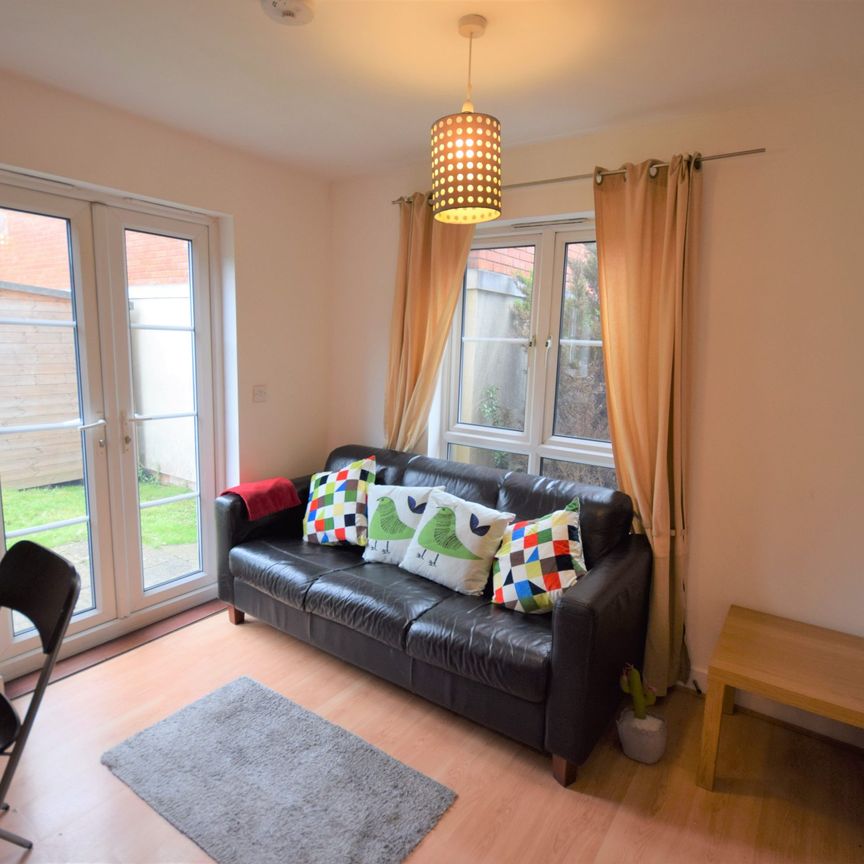 6 Bedroom Student Property- Horfield - Photo 1
