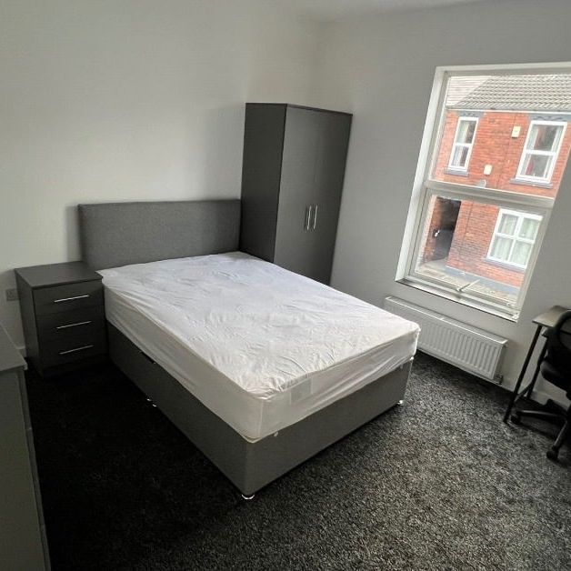 Room in a Shared House, Cream Street, S2 - Photo 1