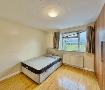 3 bedroom apartment to rent - Photo 2