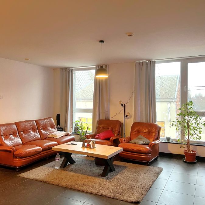 Duplex-appartement met 2 slaapkamers EN GARAGE. - Foto 1