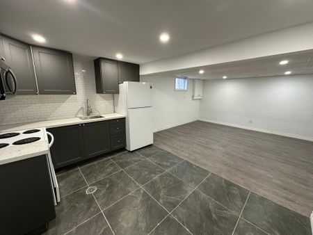 For Lease - 965 Ronlea Avenue Unit# Basement, Oshawa, Ontario - Photo 2