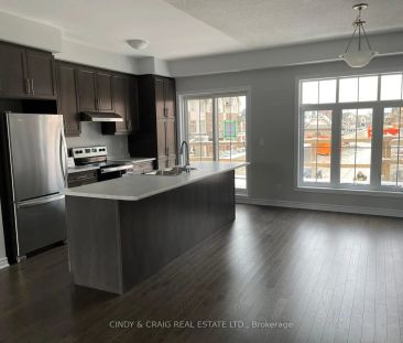 Condo Townhouse For Lease | E9087632 - Photo 4