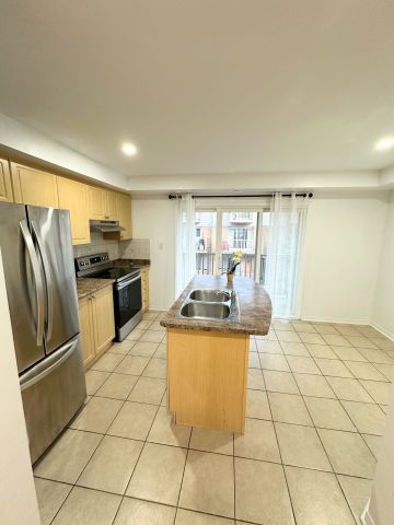 For Lease - 3250 Bentley Drive Unit# 74, Mississauga, Ontario - Photo 4