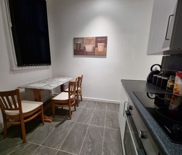 Bedsit, Strand Road, L20 - Photo 2
