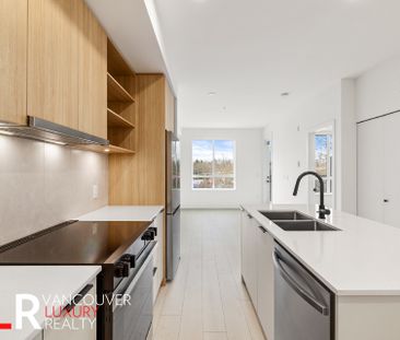 Condo in Surrey, BC - Photo 1