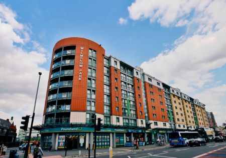 Gold Two Bed - Photo 2