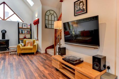 4 bedroom detached house to rent - Photo 4