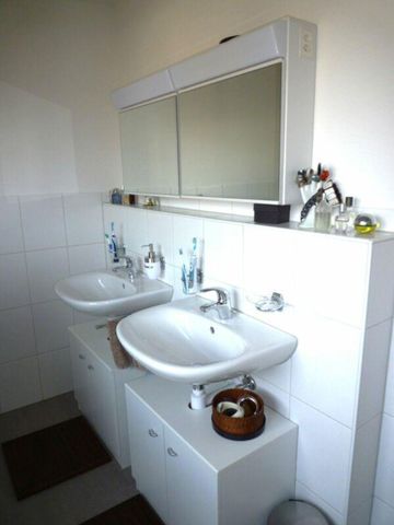 Helle 5.5 Zimmer- Maisonette Wohnung an zentraler Lage - Foto 4