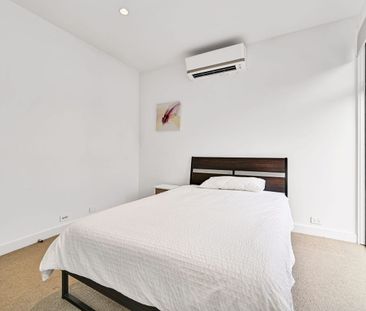 Modern Bayside Living in the Heart of Mordialloc-Unfurnished - Photo 4