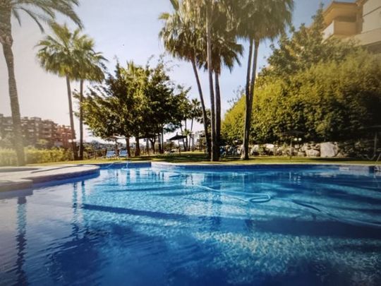 Alquiler de piso en Avenida Aljaima, 2 - Photo 1