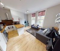 Flat 1, 66 Victoria Road, Leeds, LS6 1DL - Photo 2