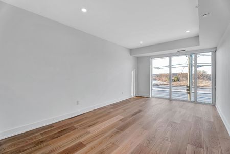 For Lease - 2489 Taunton Road Unit# 101, Oakville, Ontario - Photo 4