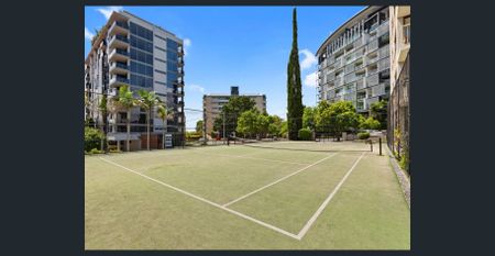 Exciting property in Riviera Gardens - Photo 2