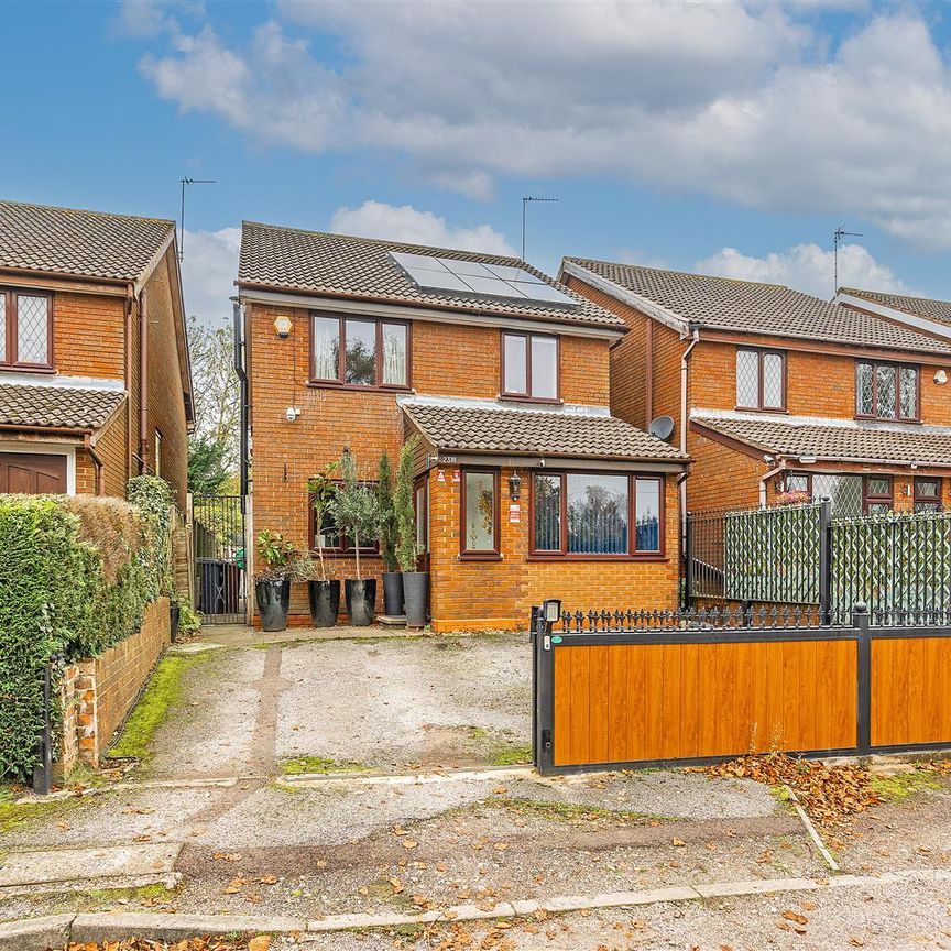 4 bed detached house to rent in Stratford Road, Solihull, B94 - Photo 1