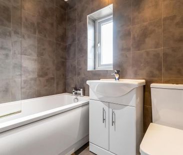 3 bedroom terraced house to rent - Photo 6