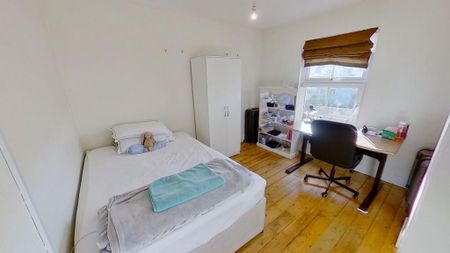 3 bedroom semi-detached house to rent - Photo 5