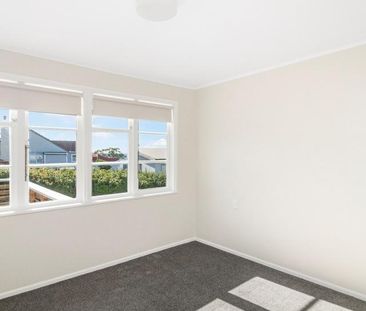 Central and Sunny! - Photo 4