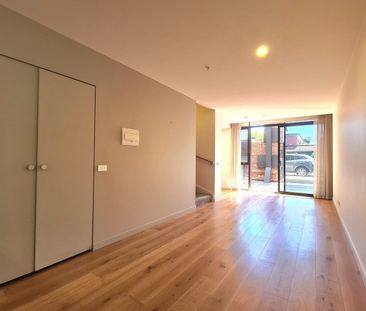 Easy Contemporary Living - Photo 2