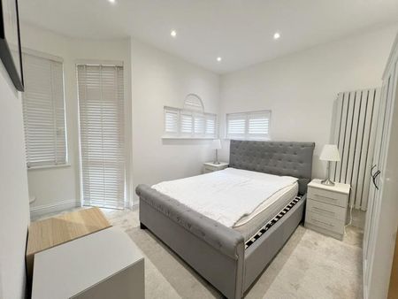 3 bedroom apartment to rent - Photo 4