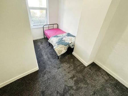 3 bedroom terraced house to rent - Photo 3