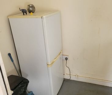 Room in a Shared Flat, Kestrel Court, BN2 - Photo 3