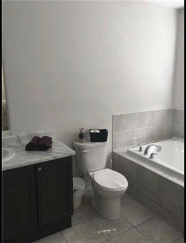 For Lease - 52 Lanark Circle, Brampton, Ontario - Photo 2