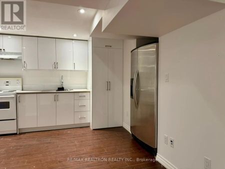 158 STAVE CRESCENT - Photo 3