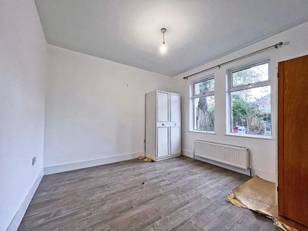St. Johns Road, Farnborough, Hampshire, GU14 - Photo 5