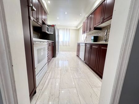 For Lease - 67 Hoover Crescent, Toronto, Ontario - Photo 5