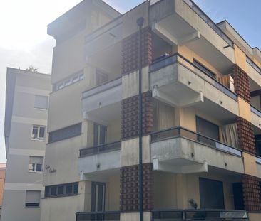 AFFITTASI LUMINOSO APPARTAMENTO RINNOVATO DI 4.5 LOCALI - Foto 2