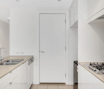 City Living at Its Best! - Photo 4