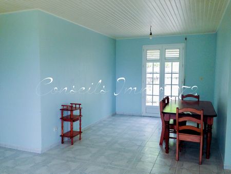 Location Maison 4 pièces 88m² LE FRANCOIS 97240 - Photo 2