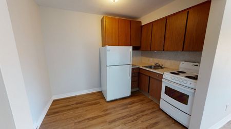 Bachelor Apartment - Photo 5