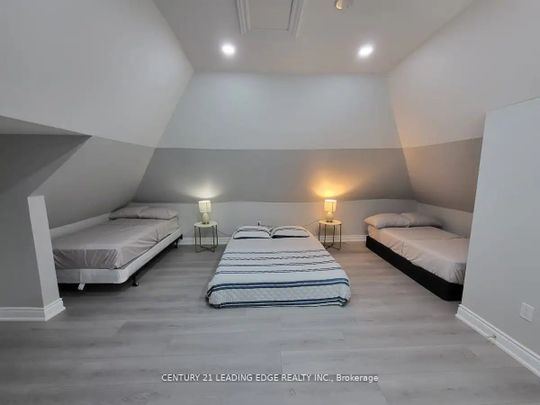 For Lease - 5595 WESLEY Place, Niagara Falls, Ontario - Photo 1