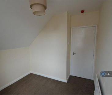 2 bedroom penthouse to rent - Photo 3