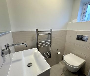 4 bedroom terraced house to rent - Photo 6