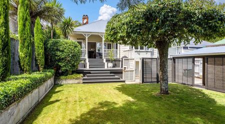 Modern stand-alone home in central Mt Eden - Photo 3