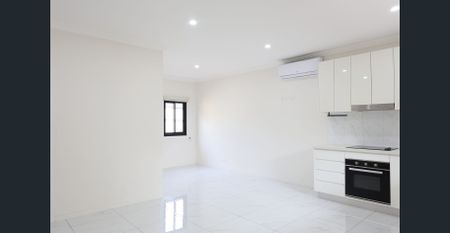 Private Granny Flat - Photo 4