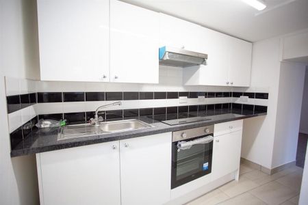 2 bedroom terraced house to rent - Photo 5